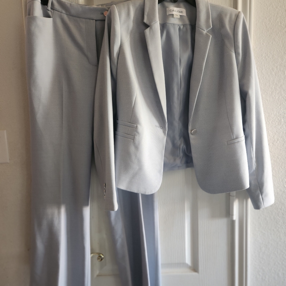 CALVIN KLEIN PANT SUIT